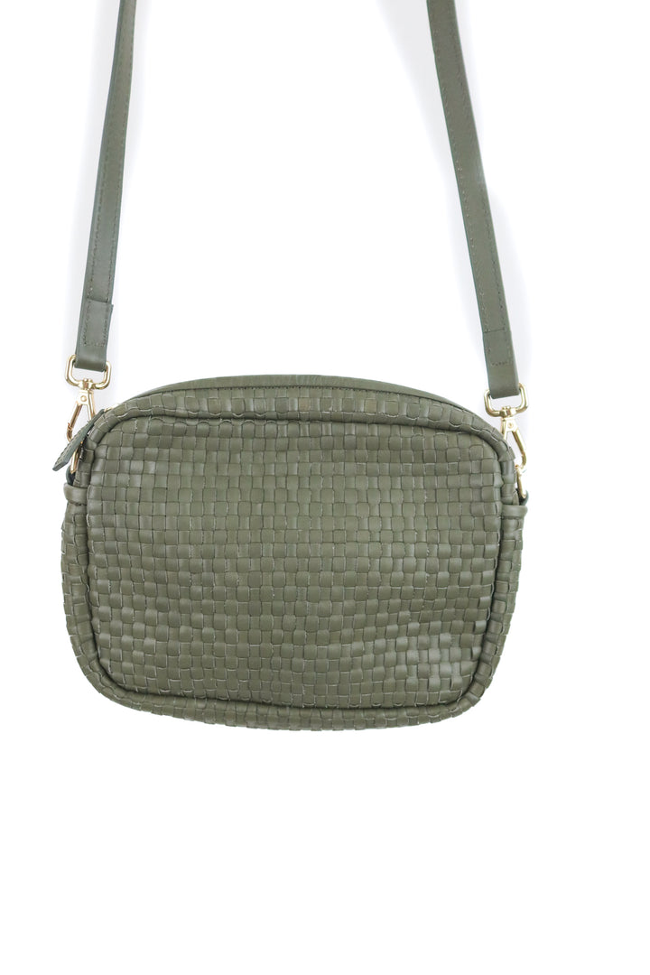 quince green woven purse