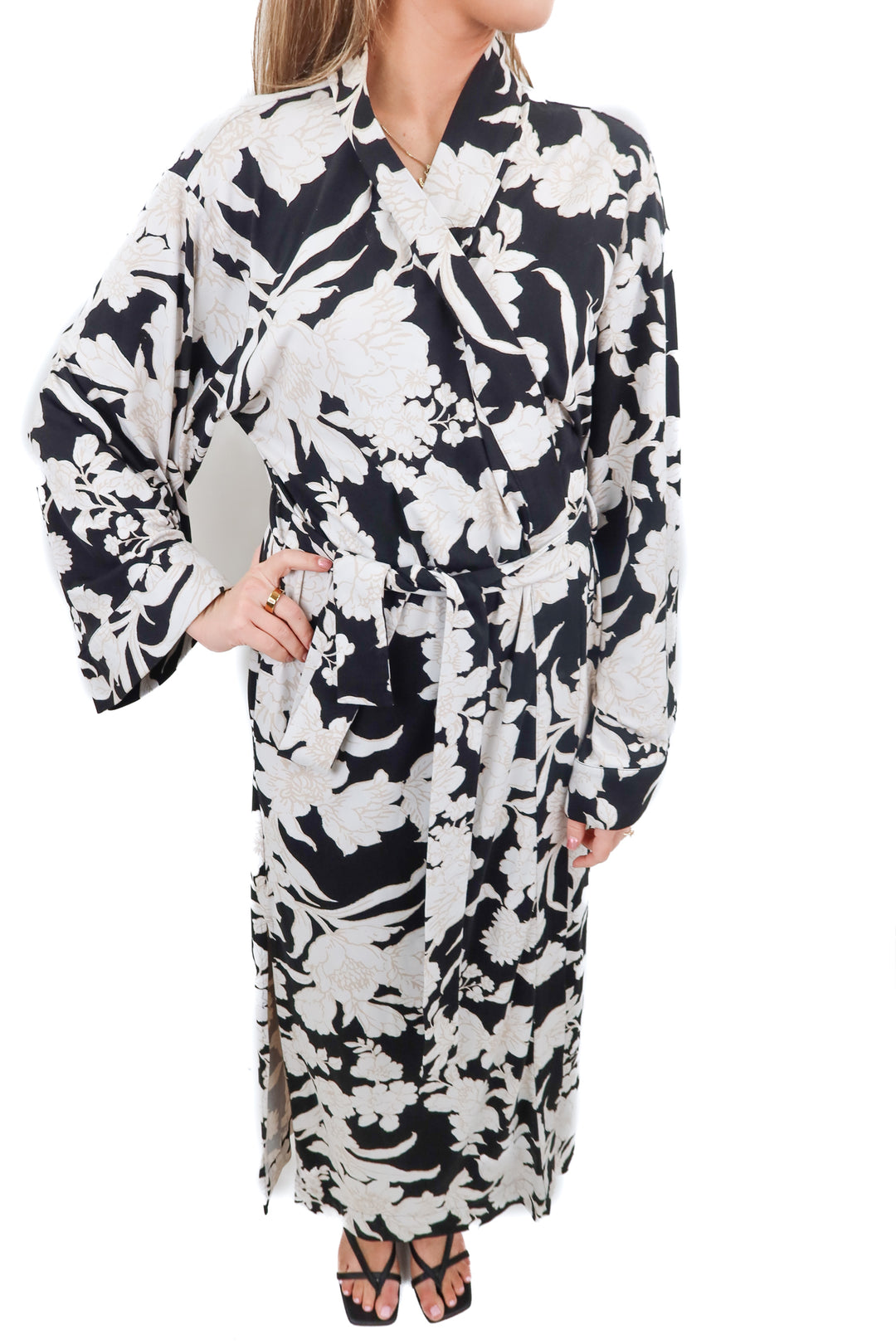 mason grey black floral robe (m; retail $108)