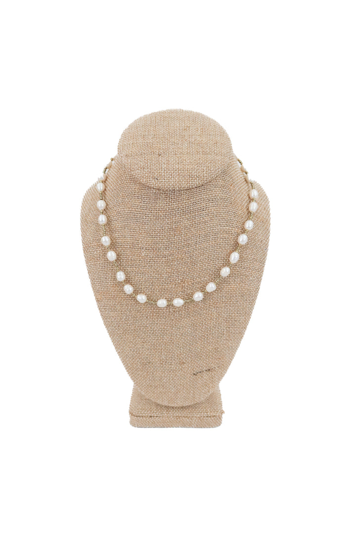 pearl/gold beaded necklace