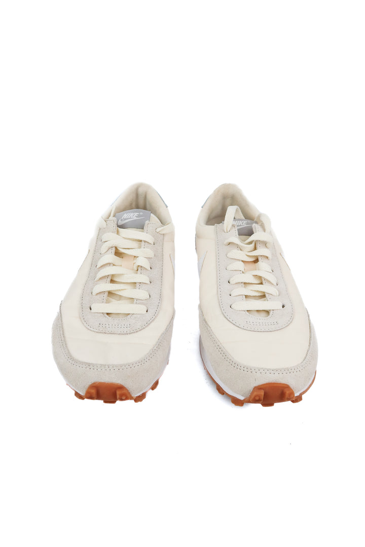 Nike cream sneakers (8)