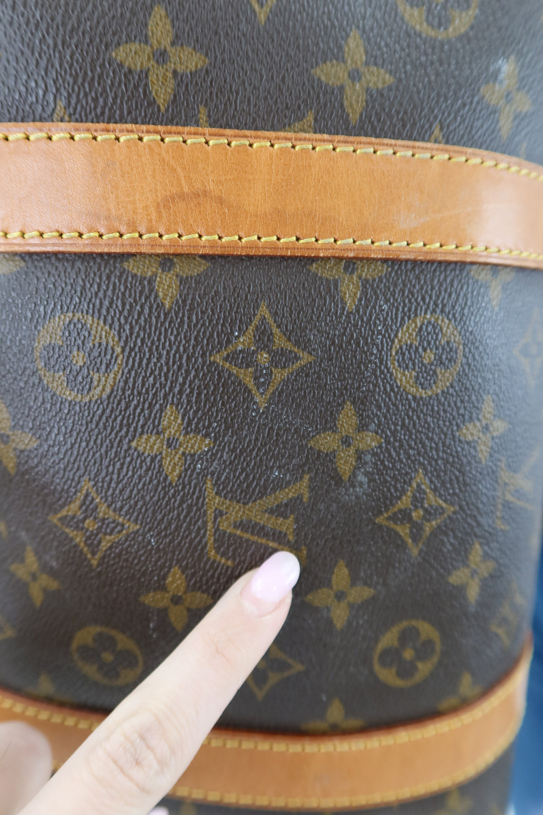 Louis Vuitton Keepall 60 monogram canvas (est. retail $2,700)