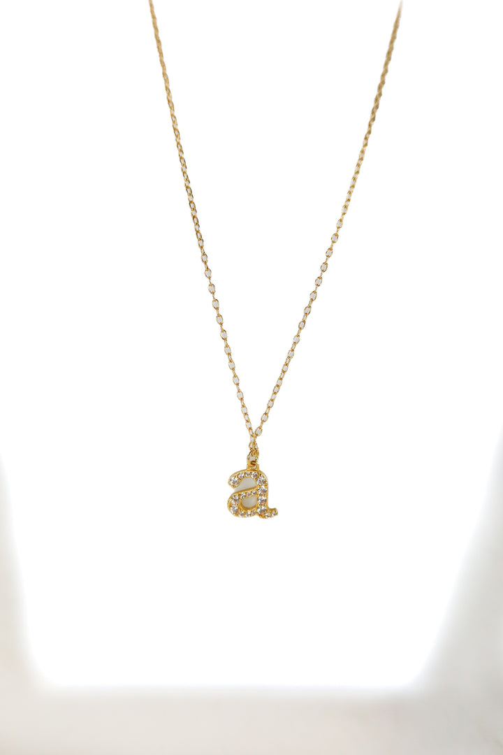 dainty a gold/crystal necklace