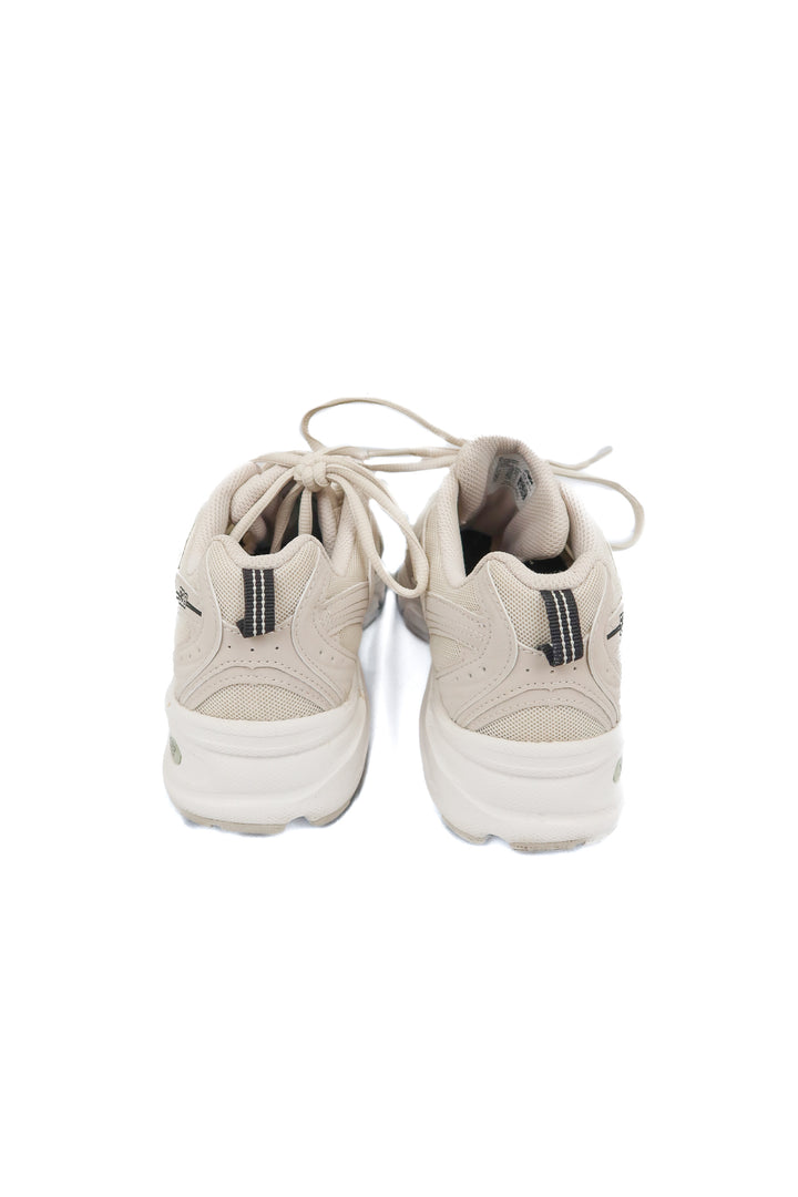New Balance cream sneaker (8.5)