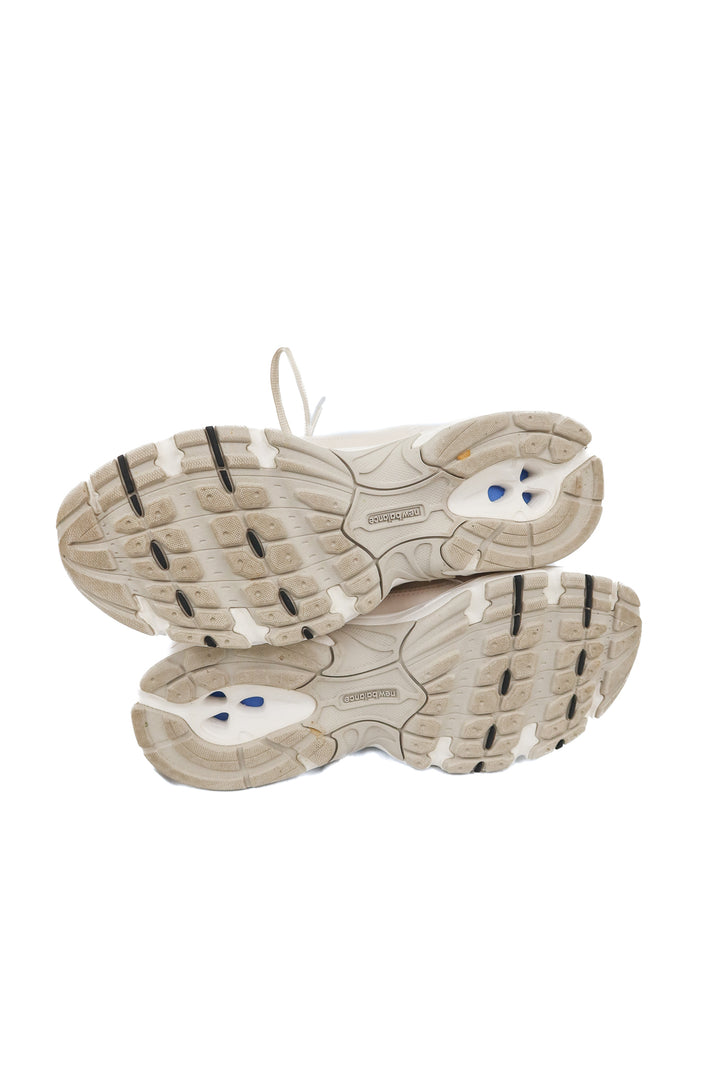 New Balance cream sneaker (8.5)