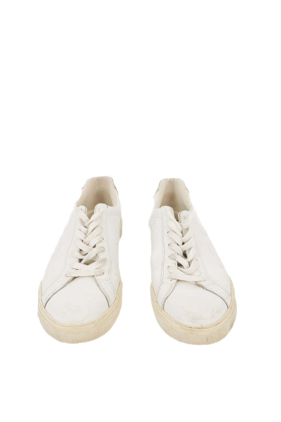 White Veja sneakers (8; retail $175)
