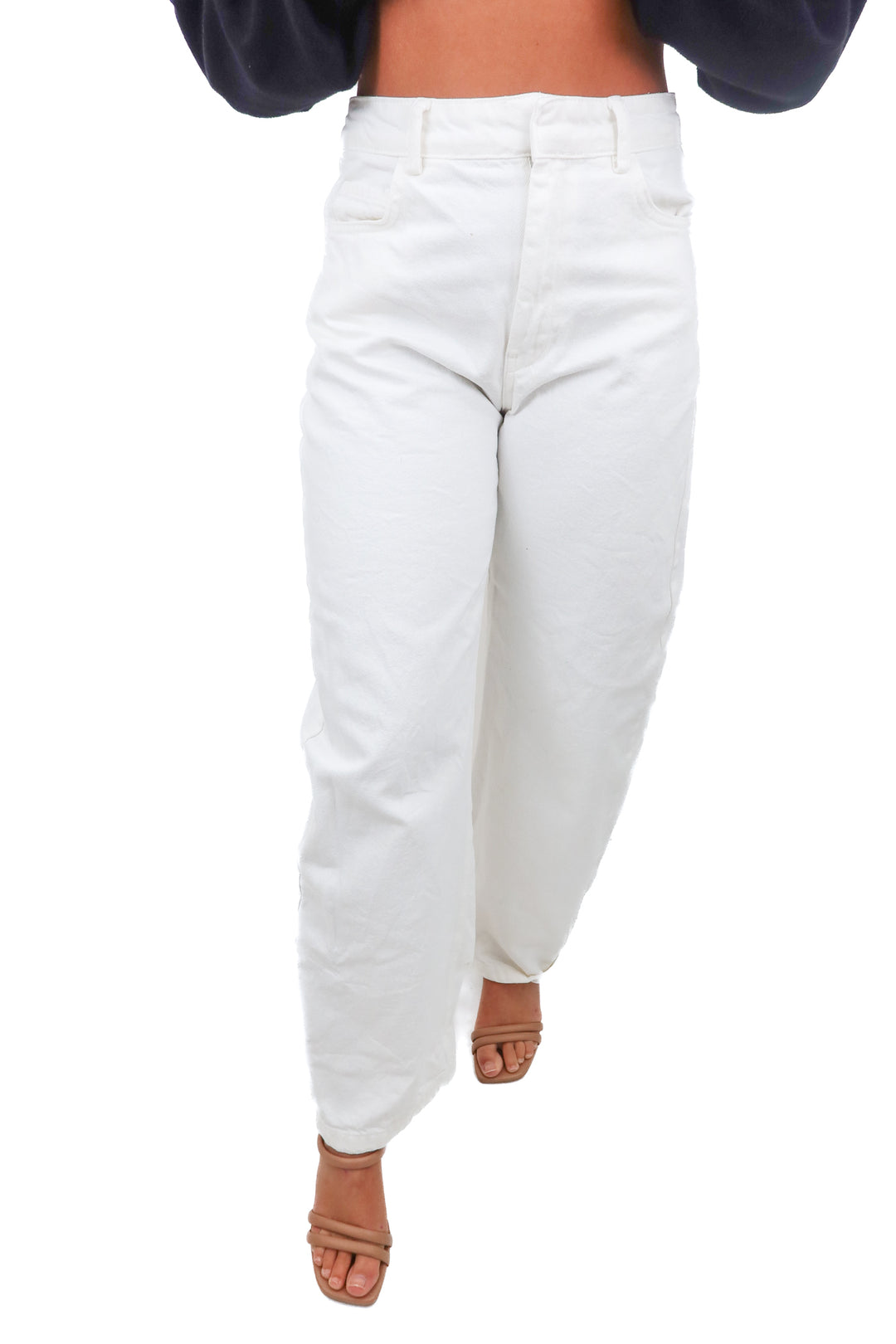zara white wide leg jeans (2; retail $39.90)