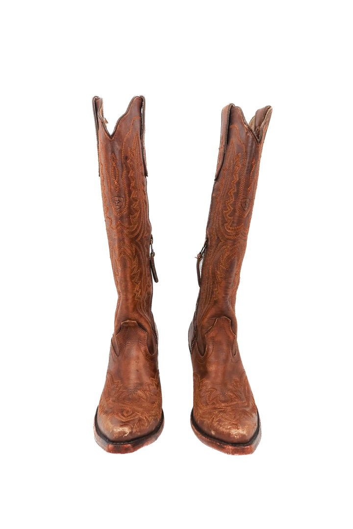 Ariat brown leather cowboy boots (7; retail $169.95)