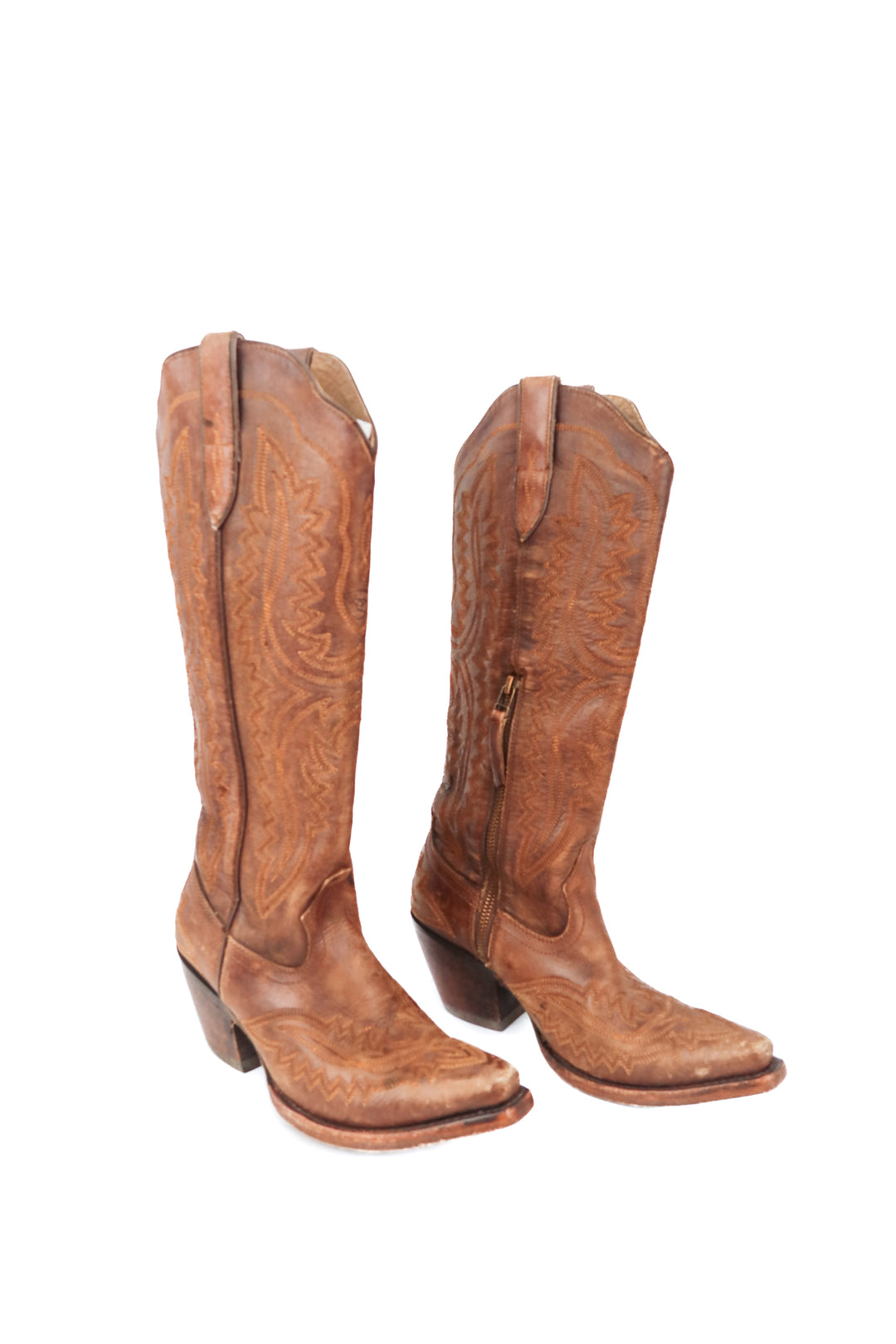 Ariat brown leather cowboy boots (7; retail $169.95)