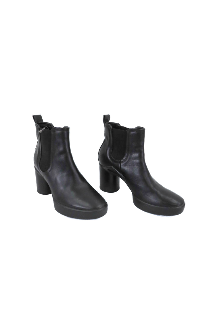Ecco black boots (39; retail $179)