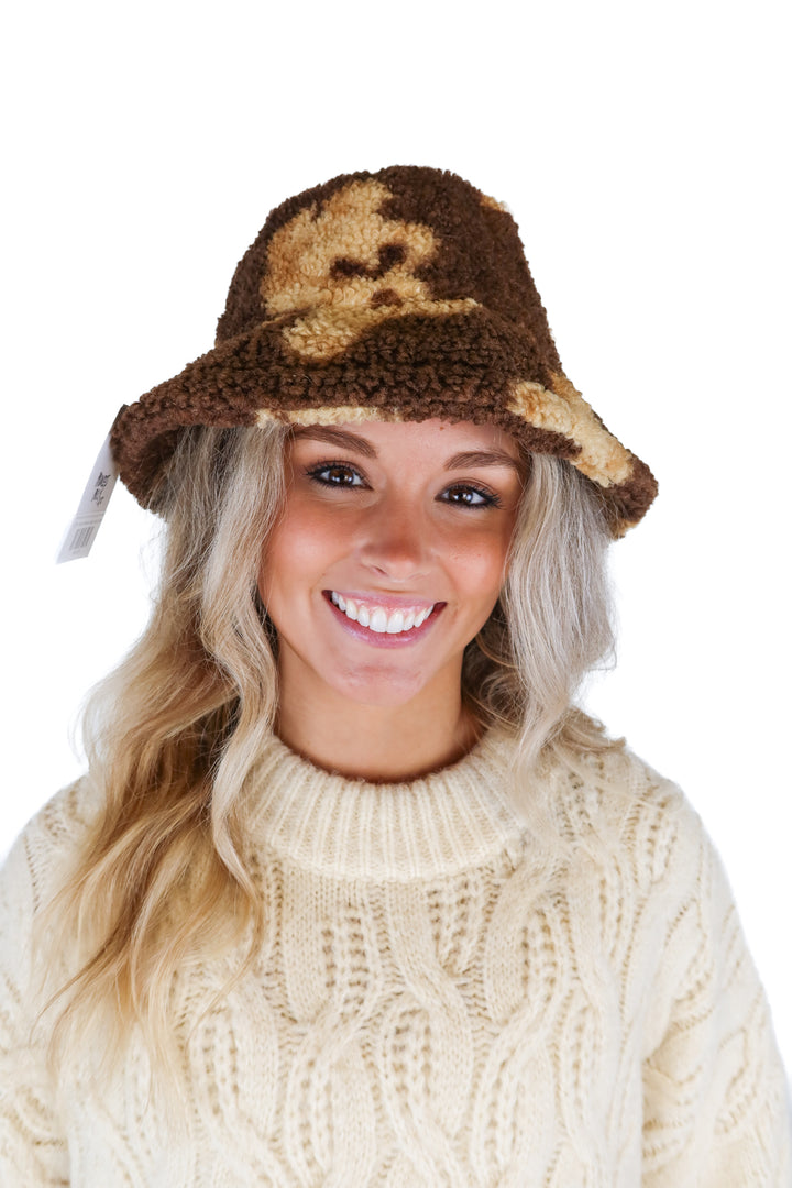 Princess Polly fuzzy teddy bear bucket hat NWT