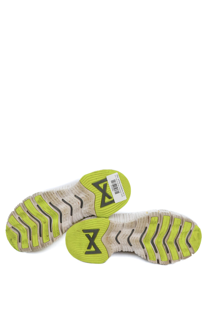 Nike yellow sneakers (8.5)