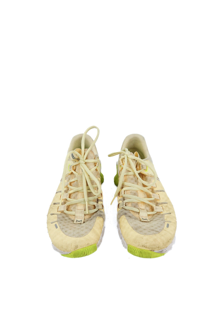 Nike yellow sneakers (8.5)