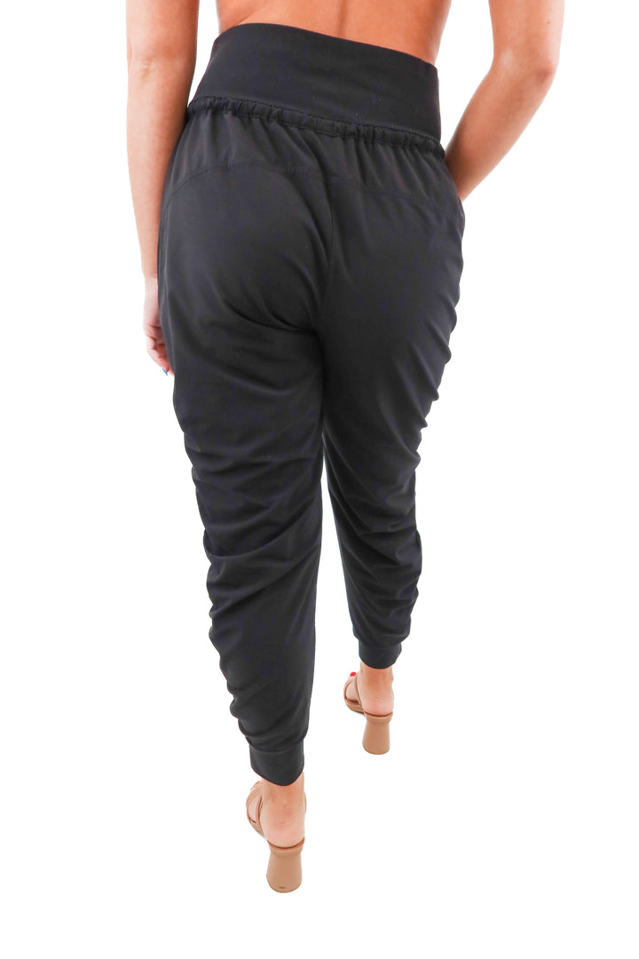 athleta black attitude lined jogger pants (4)