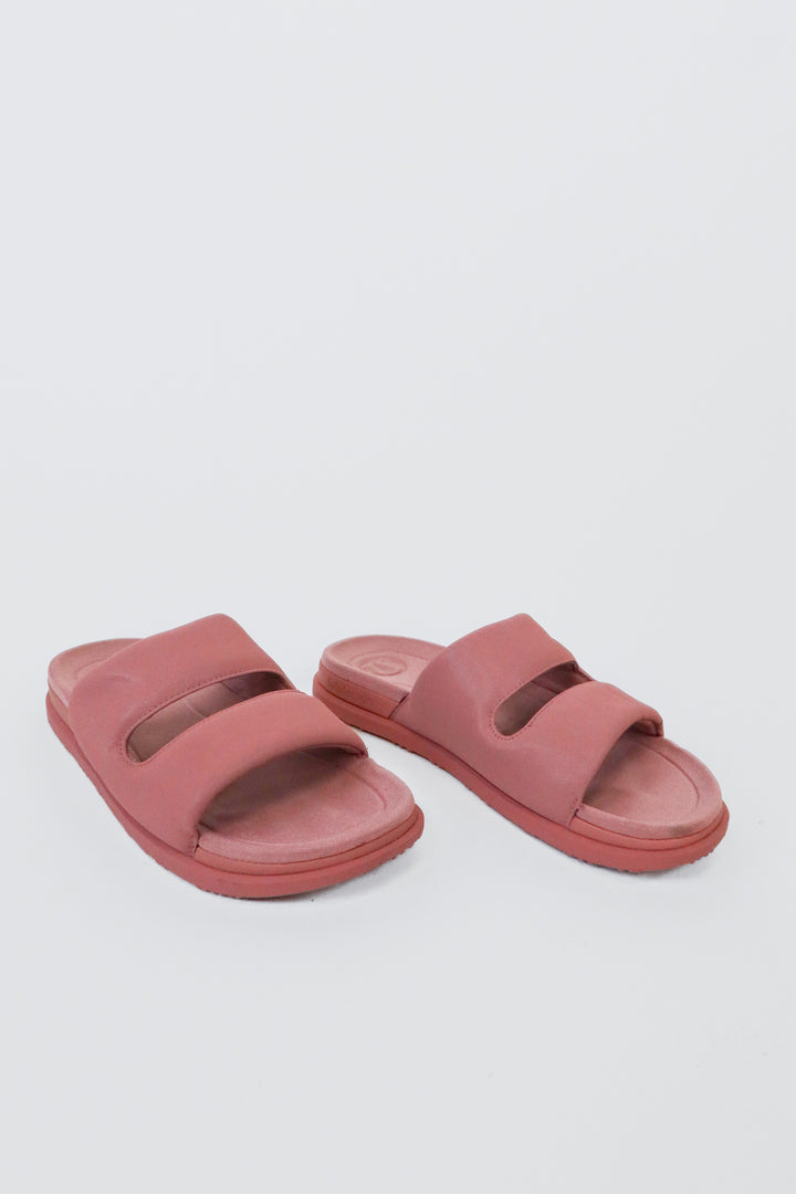 Lululemon Mauve Restfeel Sandals (7; retail $58)