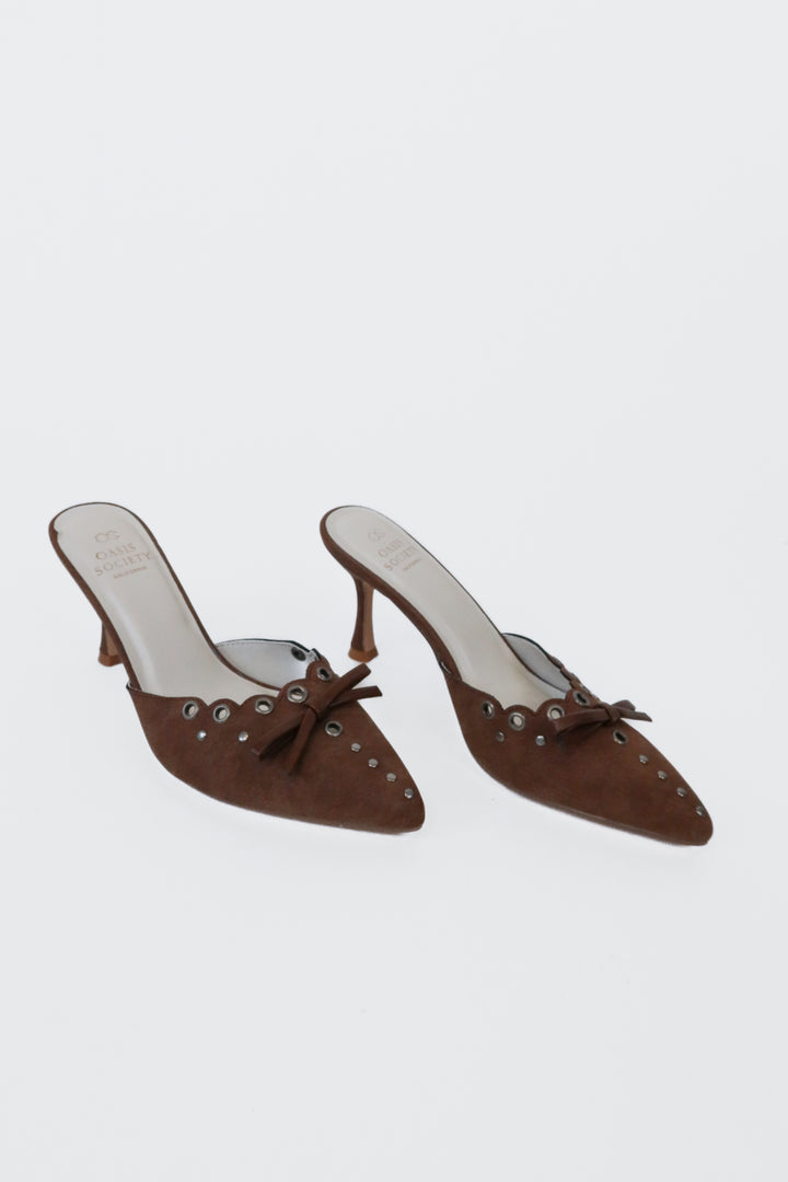 Oasis Society Cocoa Bow Studded Heel NWOT (7; Retail $70)