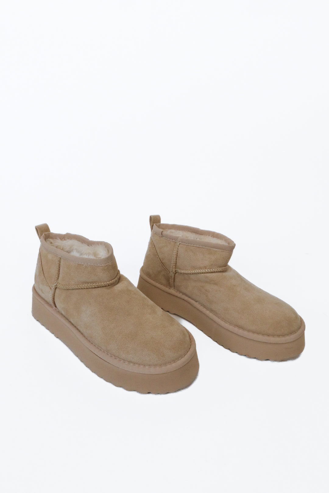Beach by Matisse Beige Faux Suede Sherpa Lined Booties NWOT (7; retail $55)
