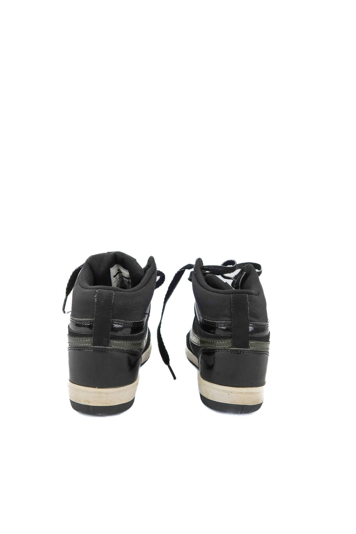 Nike black hightops (7.5)