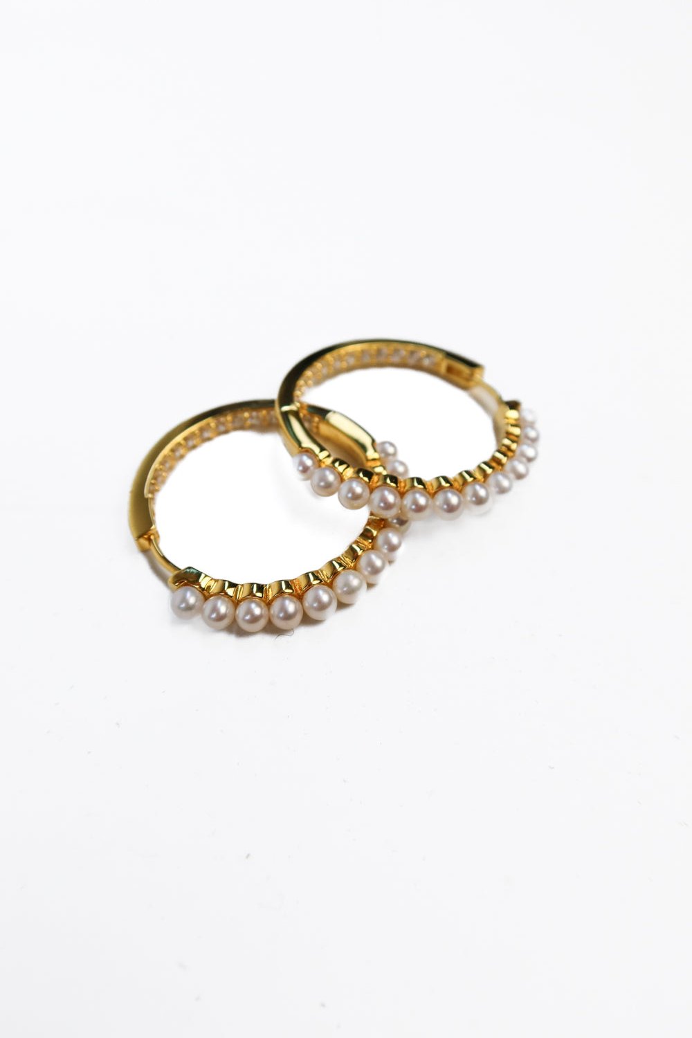 Sif Jakobs Pearl and Gold Hoop Earrings NWOT (retail $320)