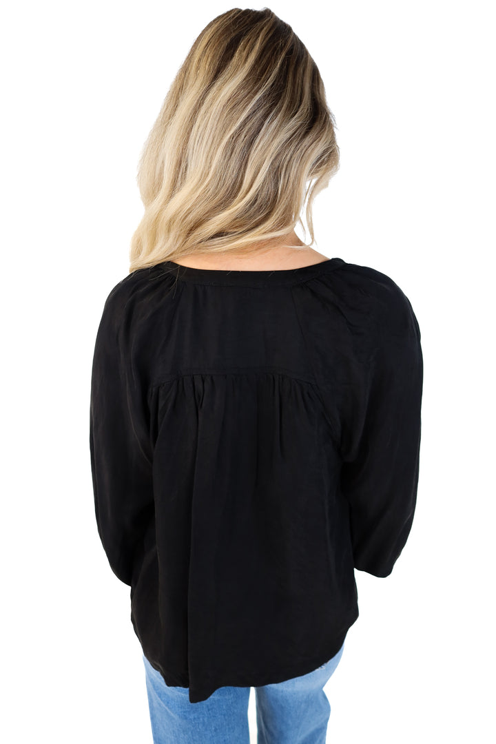 Love stitch black bubble sleeve blouse (s)