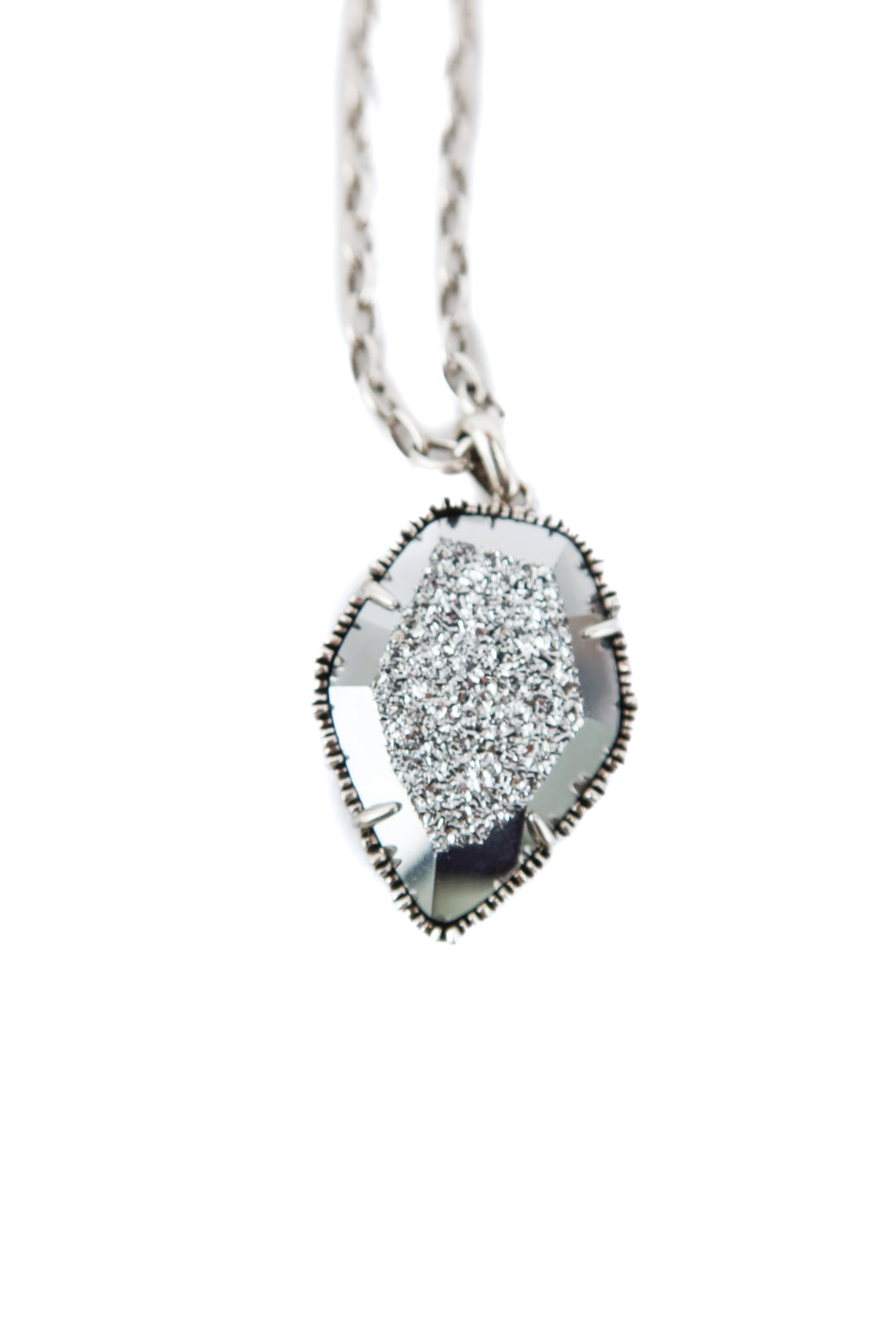 kendra scott tessa silver druzy pendant with rose embossment NWT(retail $150)