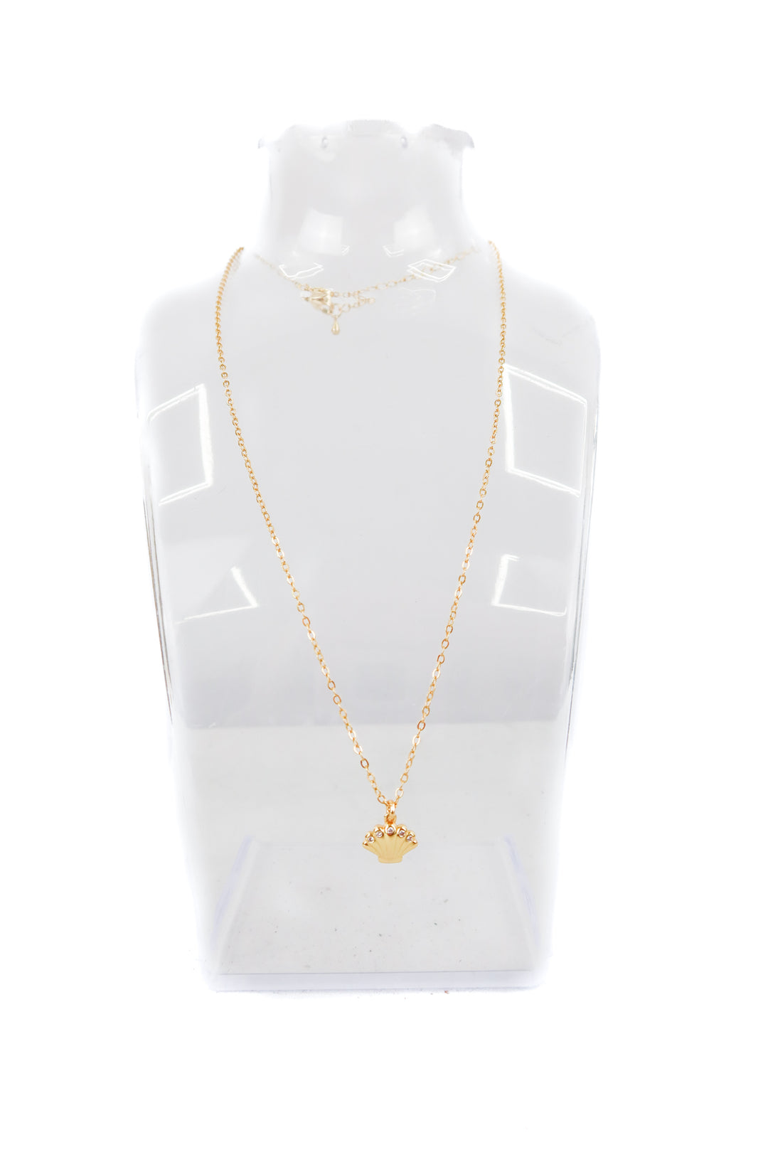 dainty gold seashell necklace