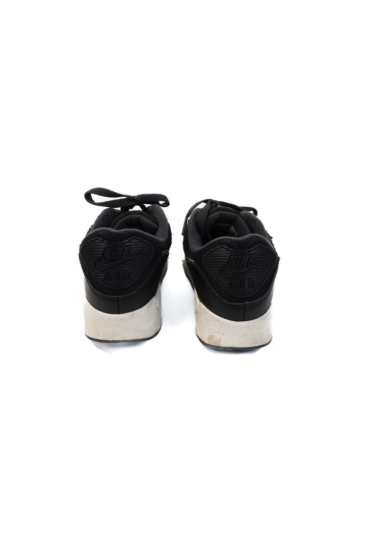 Nike black air max sneakers (9.5; retail $130)