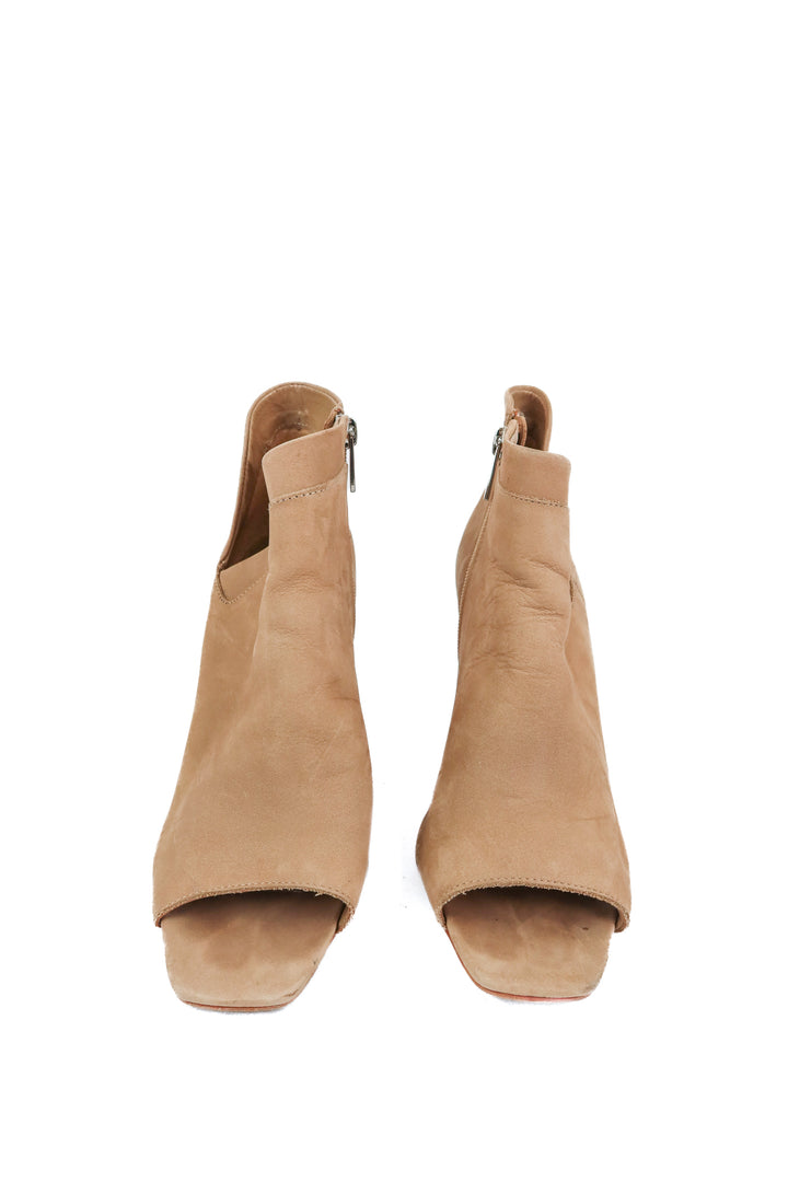 vince camuto tan fedrilla open toe heels (8.5)