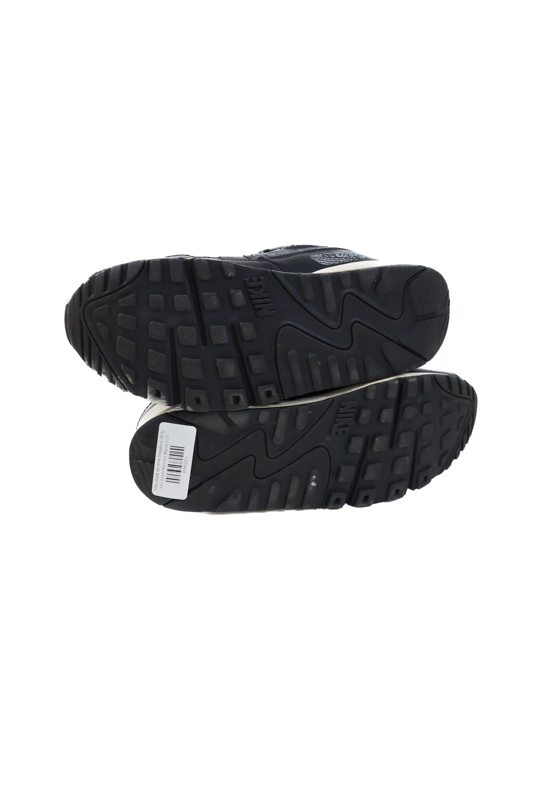 Nike black air max sneakers (9.5; retail $130)