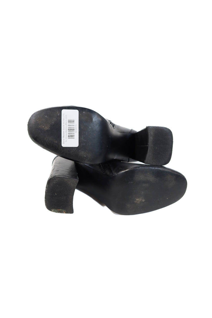 Steve Madden black booties (10; retail $109.95)
