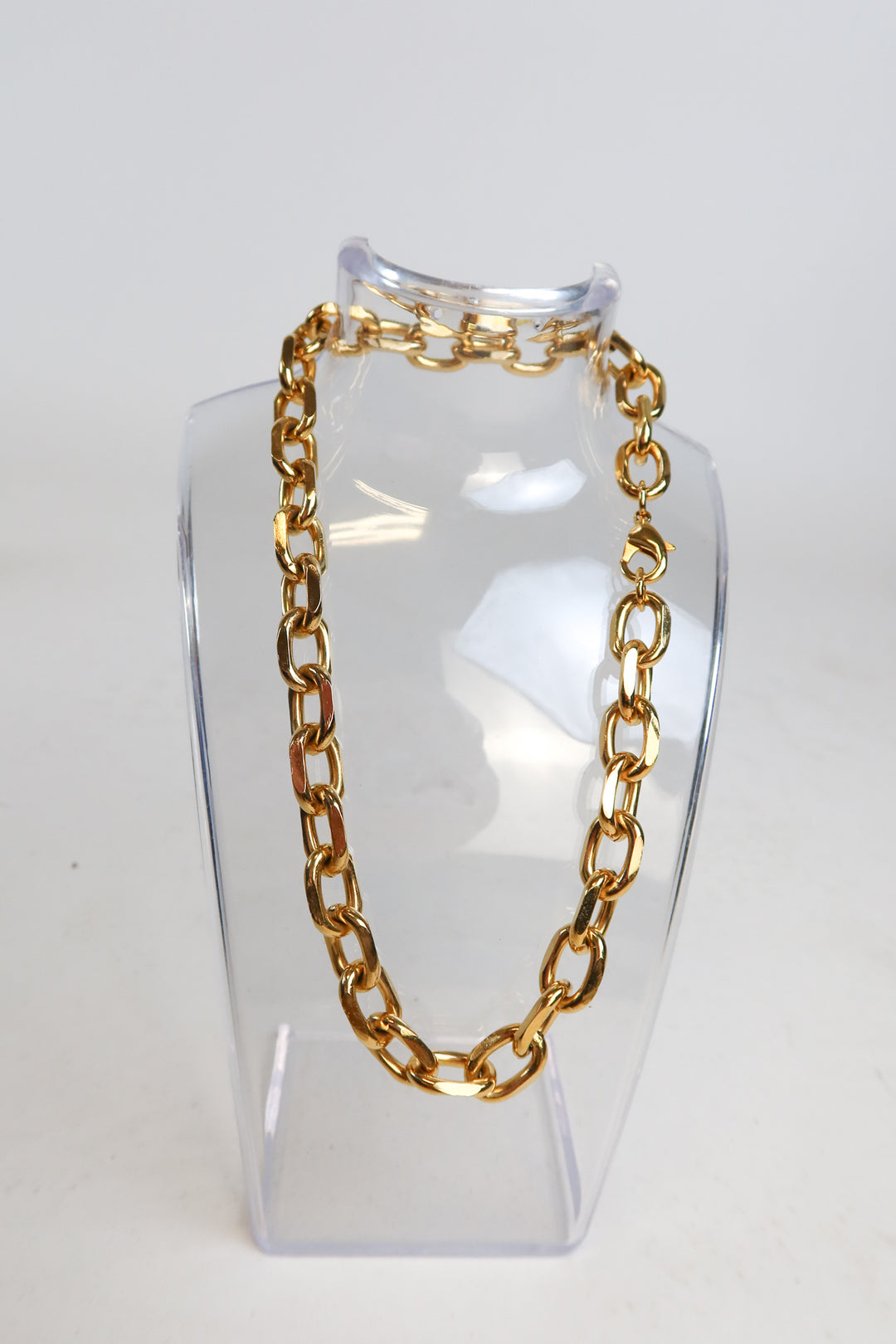 Gold Chunky Short Chain Necklace