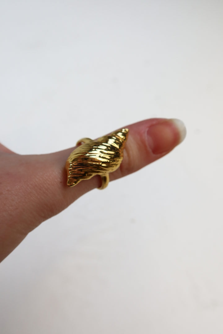 Gold Seashell Ring