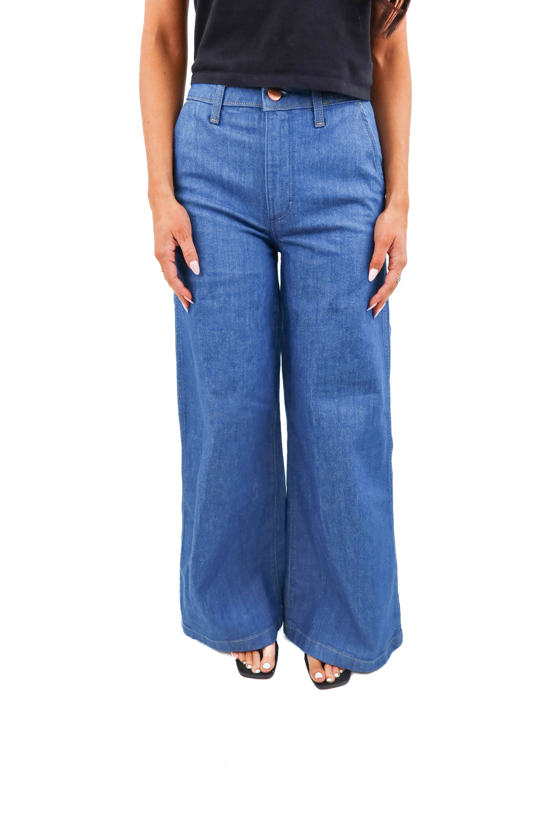 wrangler medium wash wide leg jeans (25; retail $99)