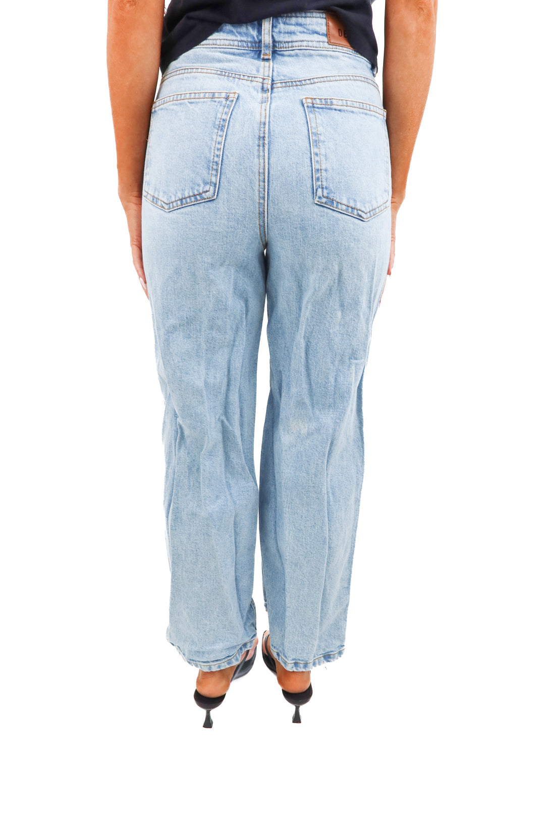 sezane light wash jeans (36; retail $160)