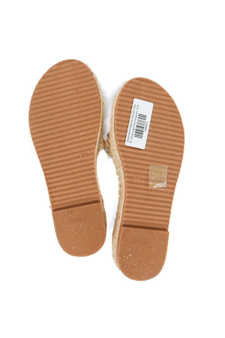 seashell/rhinestone sandals (36)