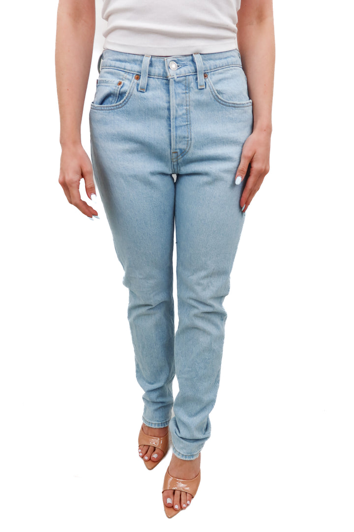 levis light wash straight leg jeans (26)