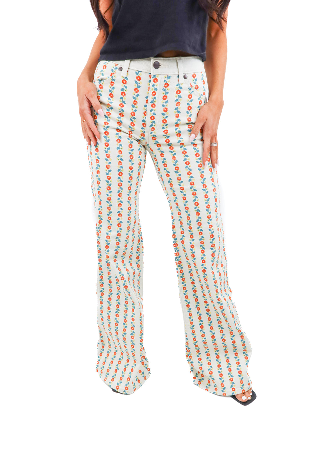 wrangler floral jeans nwt (25x32; retail $119)