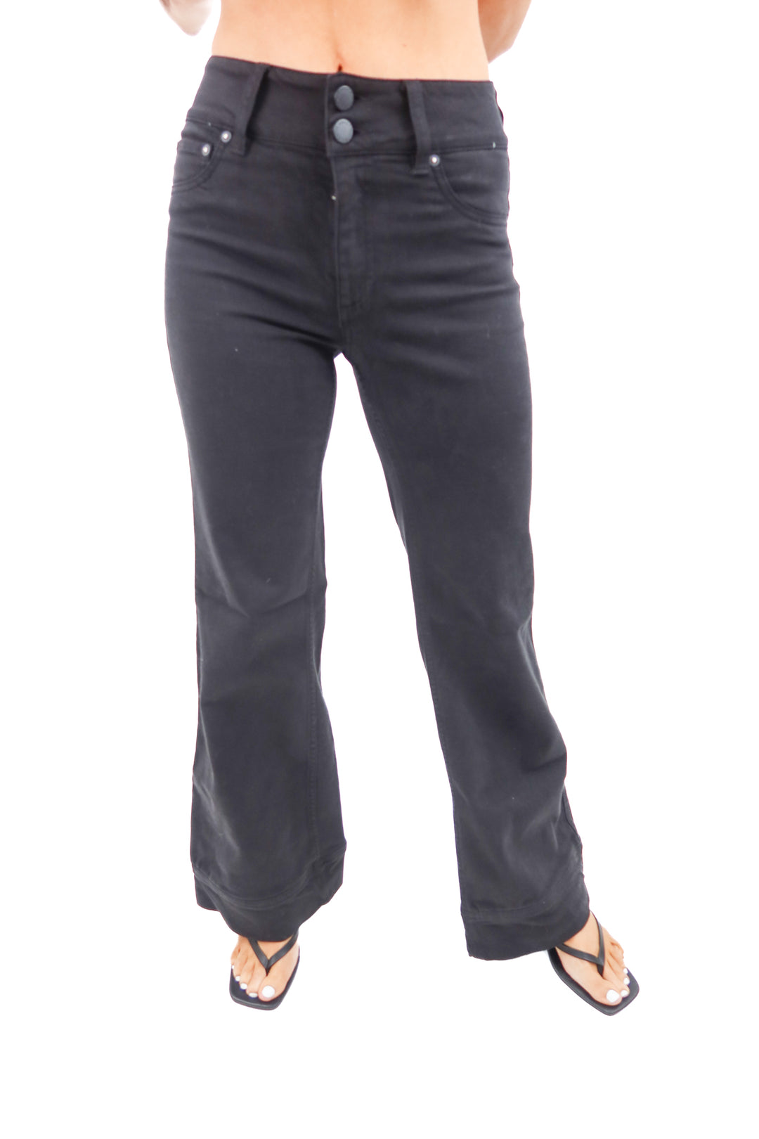 alice + olivia black flare jeans (26; retail $392)