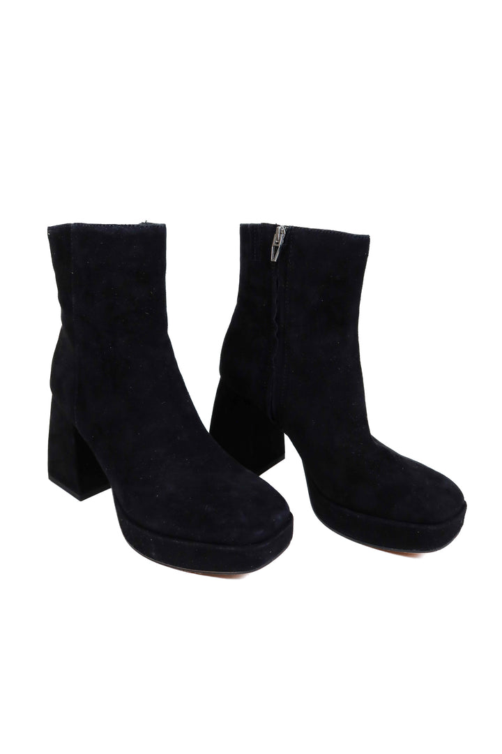 Dolce Vita black velvet boots NWOT (6.5)