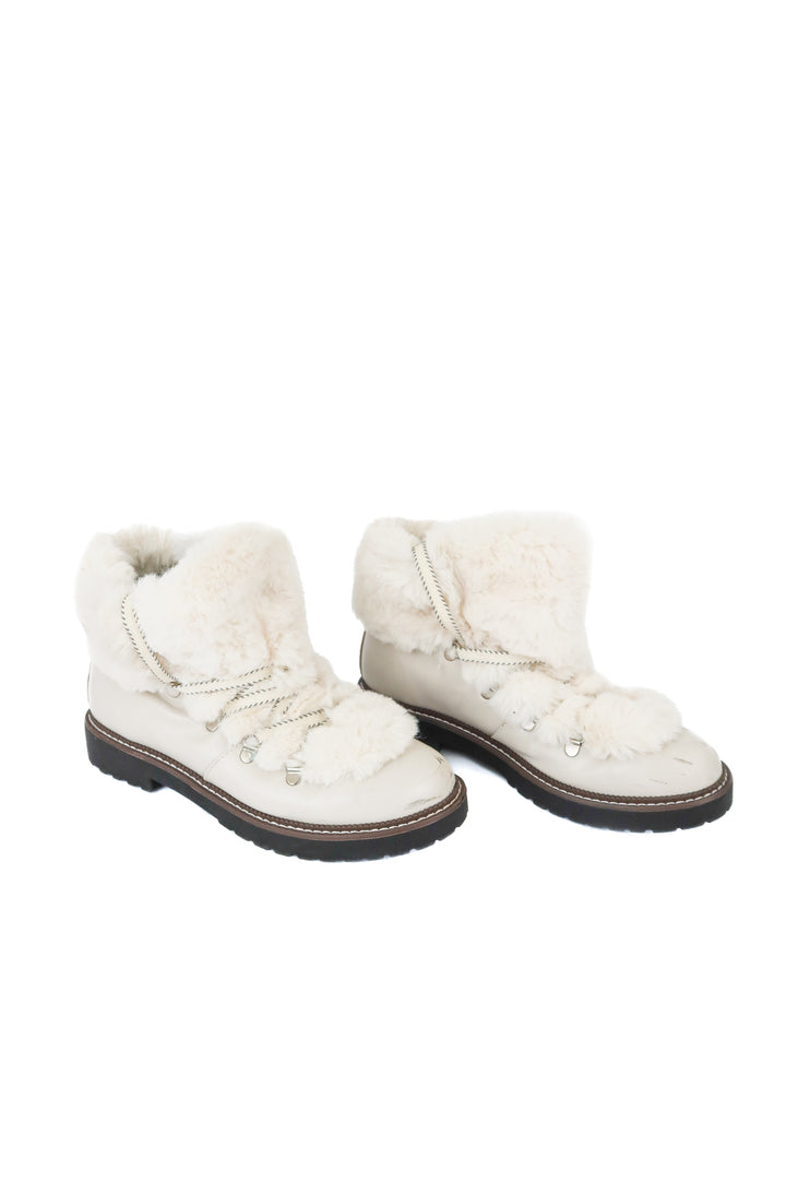 a new day white fur boots (9; retail $45)