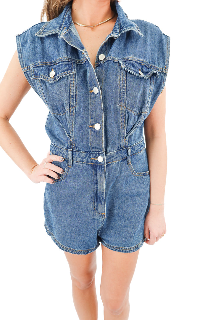 le lis denim sleeveless romper (m; retail $90)