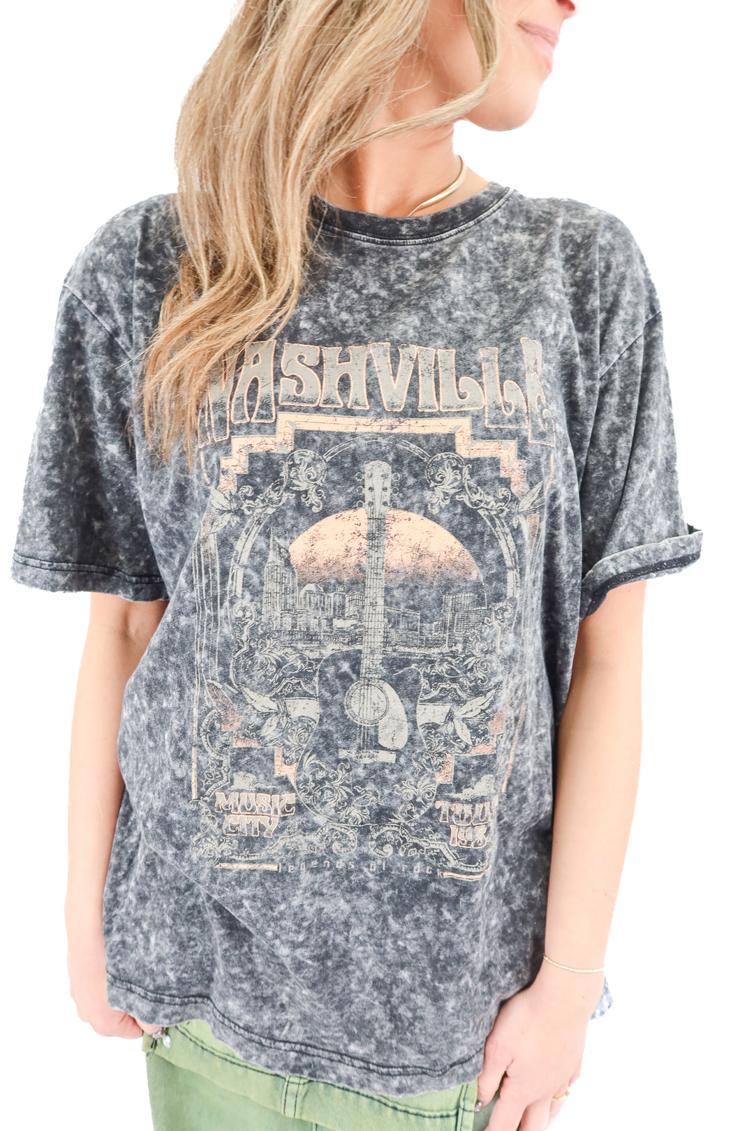 the post nashville graphic tshirt (m)