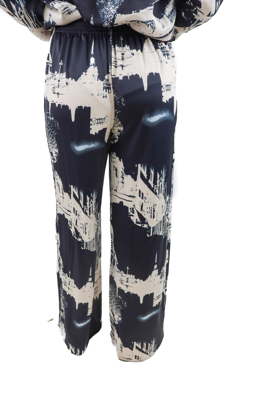 h&m silky city skyline print pants nwt (s; retail $34.99)