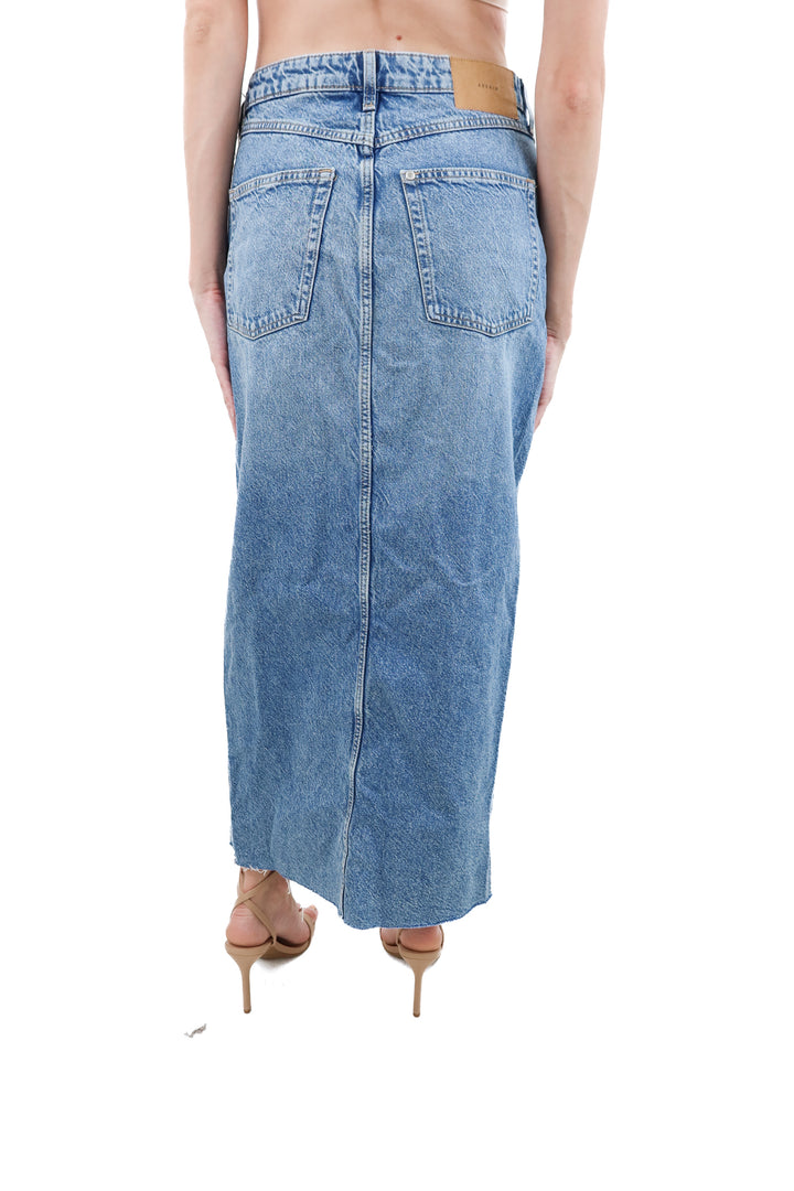 & denim high rise medium wash raw hem denim maxi skirt (26)