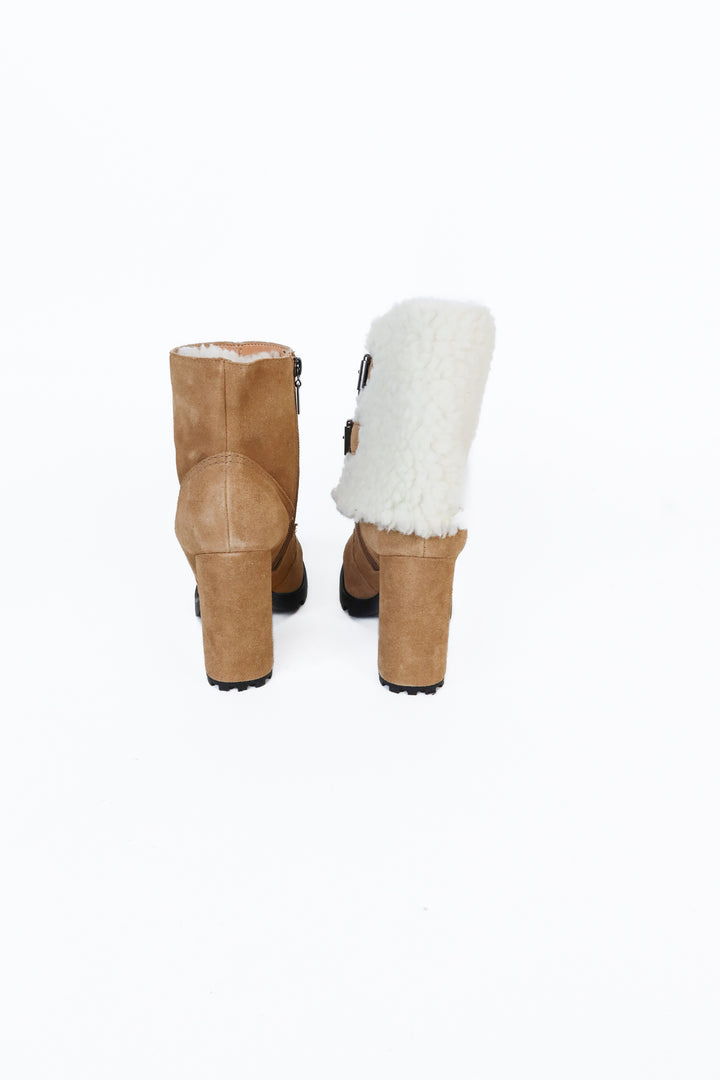 schutz light brown suede booties (8.5)