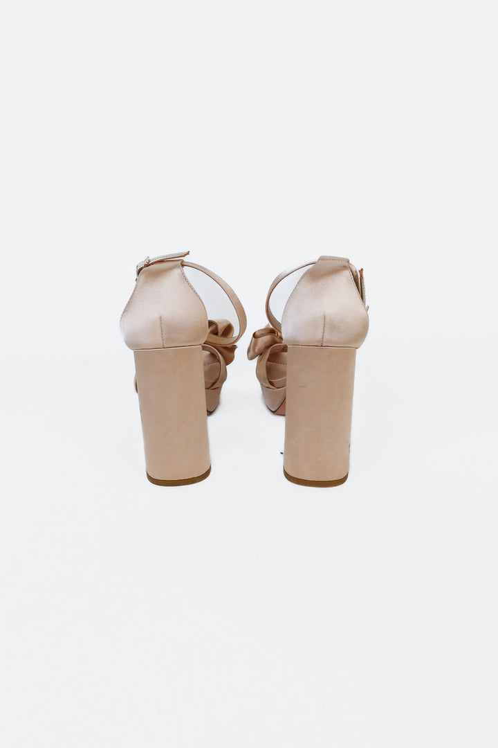 Pelle Moda Champagne Satin Platform Boy Sandals NWOT (8; retail $189.95)