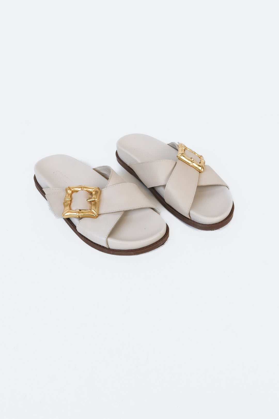 Schutz Cream Leather Bamboo Buckle Sandals (7.5; retail $148)
