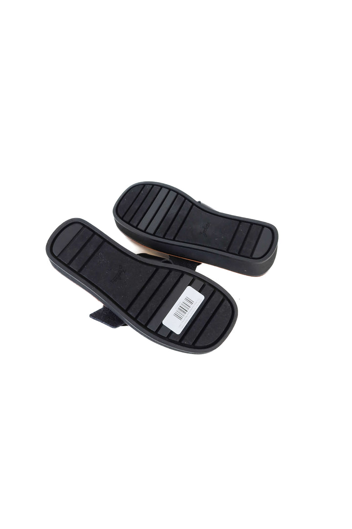 Zodiac Black Big Buckle Thong Sandals NWOT (7.5)