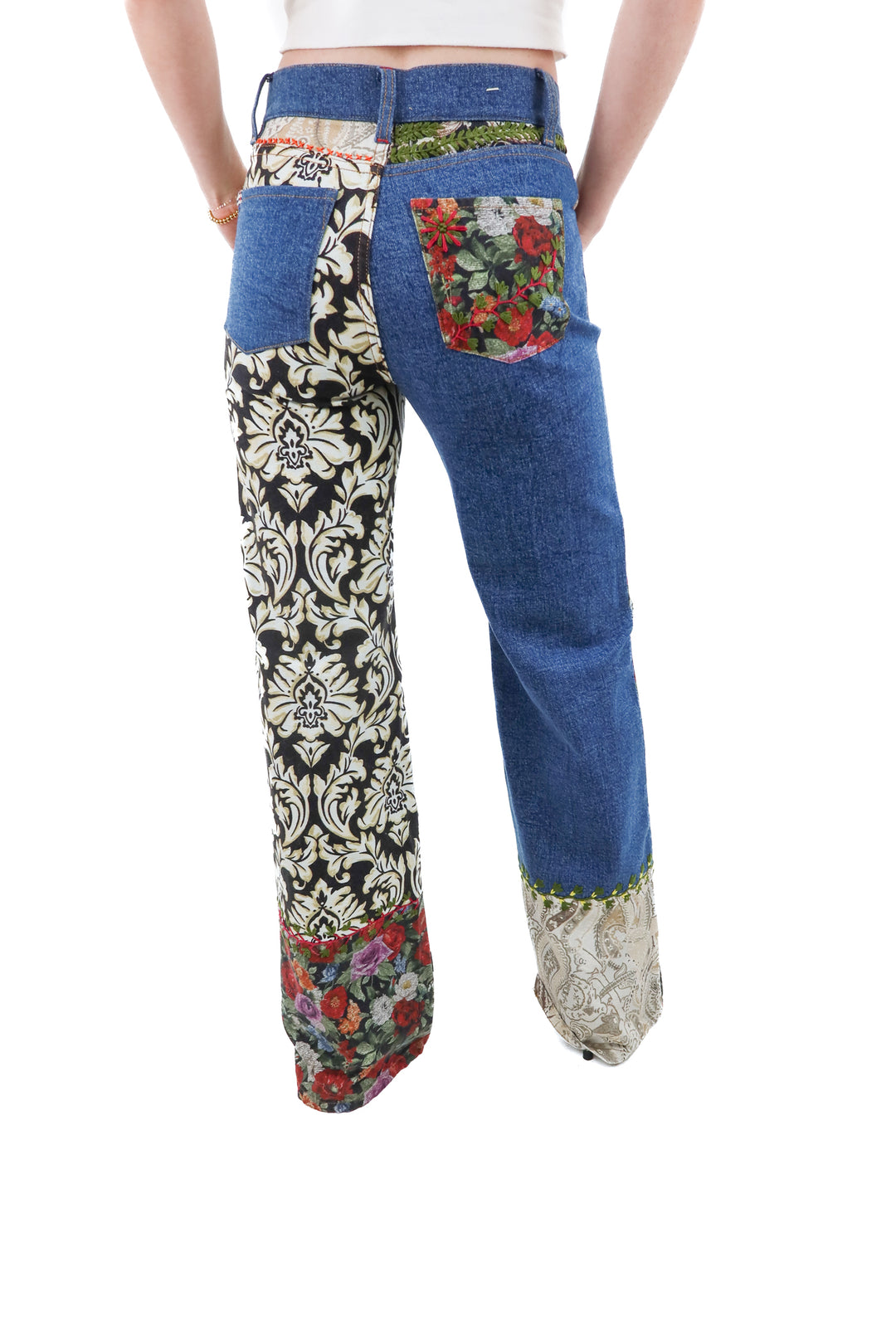 alice + olivia "lola blue/multi jeans" nwt (26; retail $595)