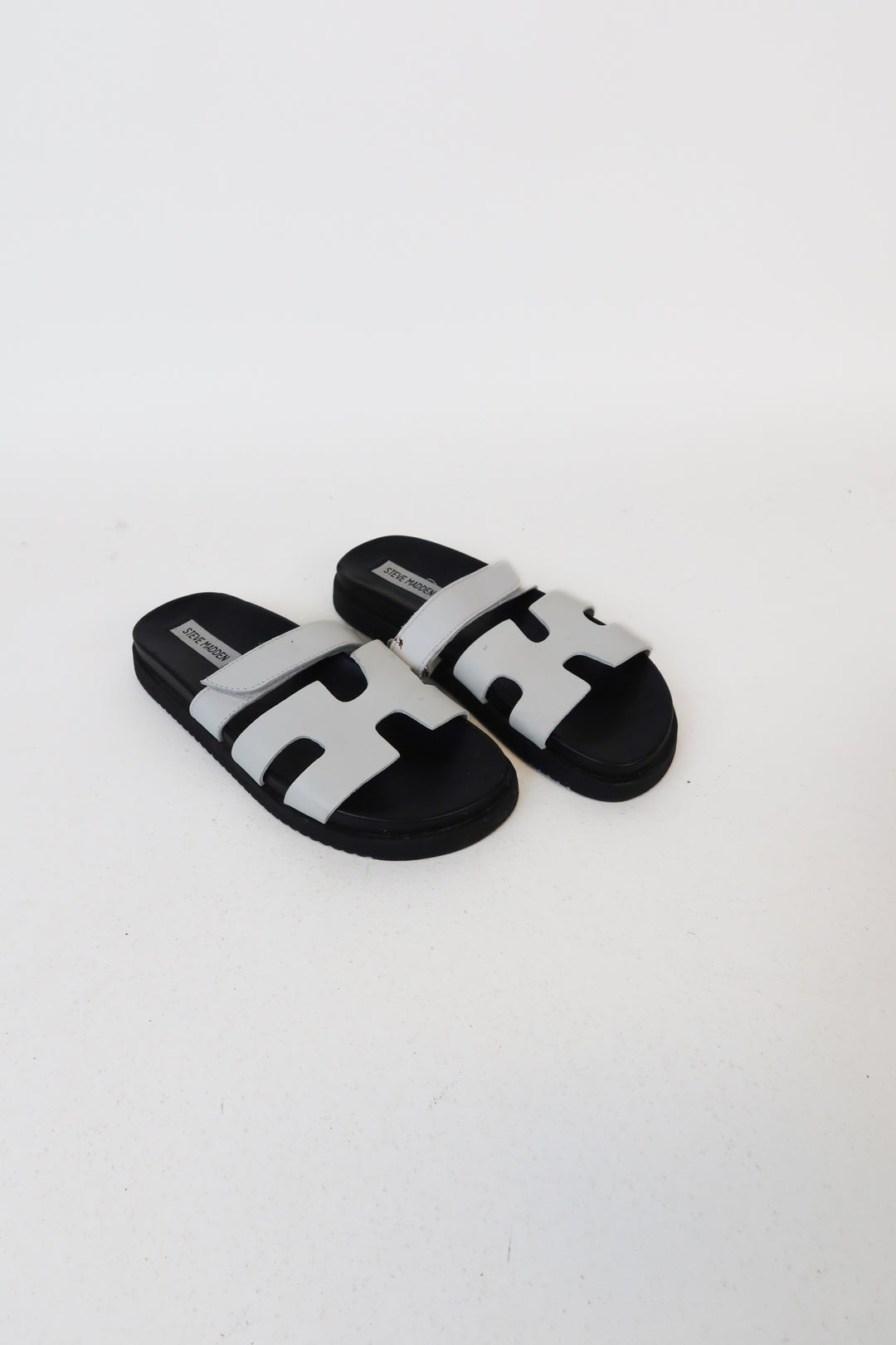 Steve Madden White/Black Sandals (7.5)
