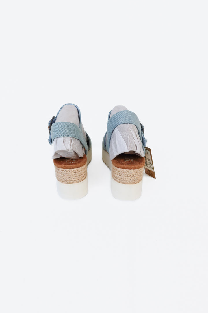 Toms Pastel Blue Washed Denim Wedge Sandals NWOT (8.5; Retail $79)